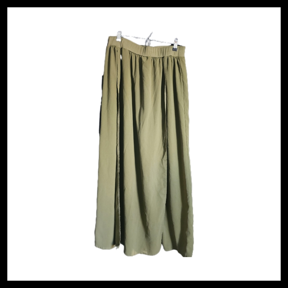 💫3/$20💫 SHEIN Sage Green Double Slit Maxi  Skirt